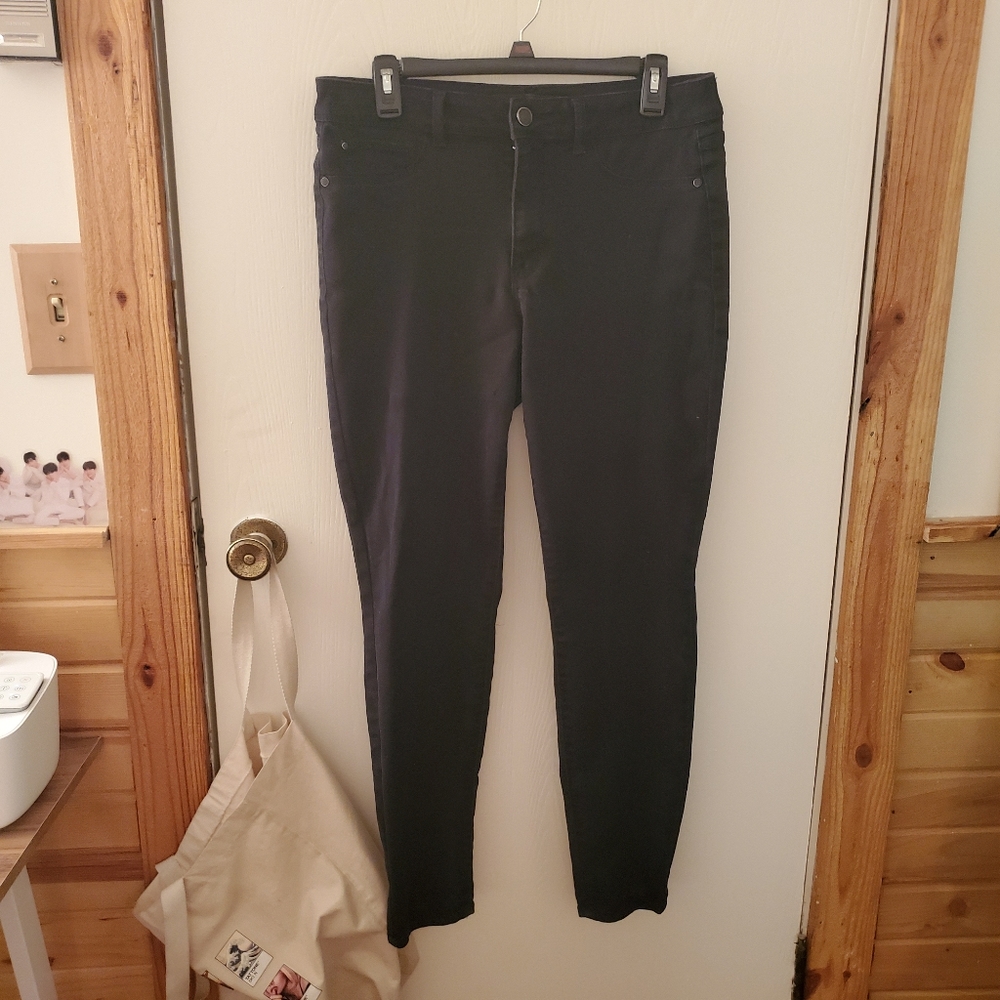 Black Skinny Jeans
